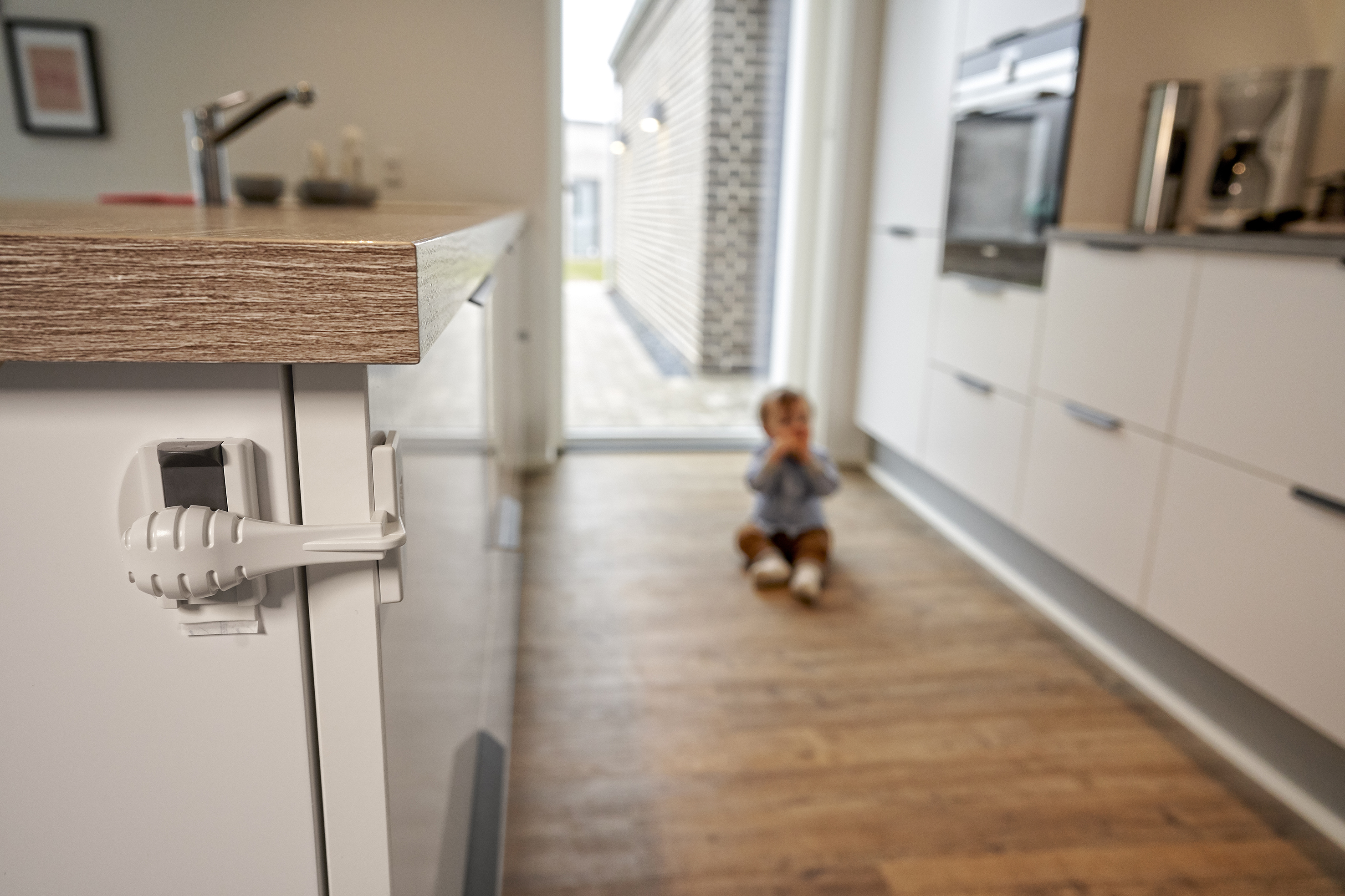 BabyDan Child Kitchen Safety Cabinet and Fridge Lock - How To Use