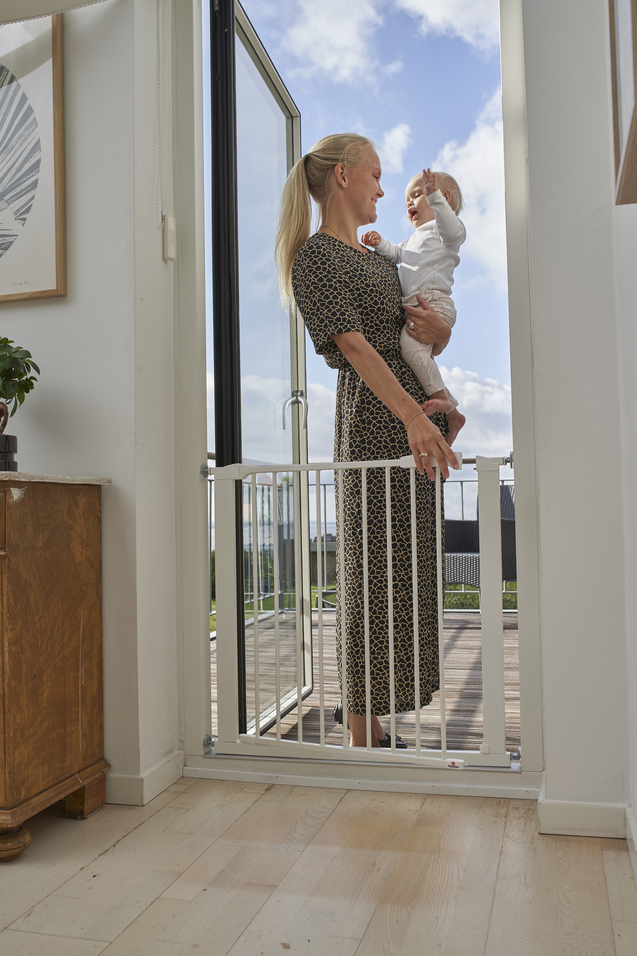 Baby gate for outlet front door