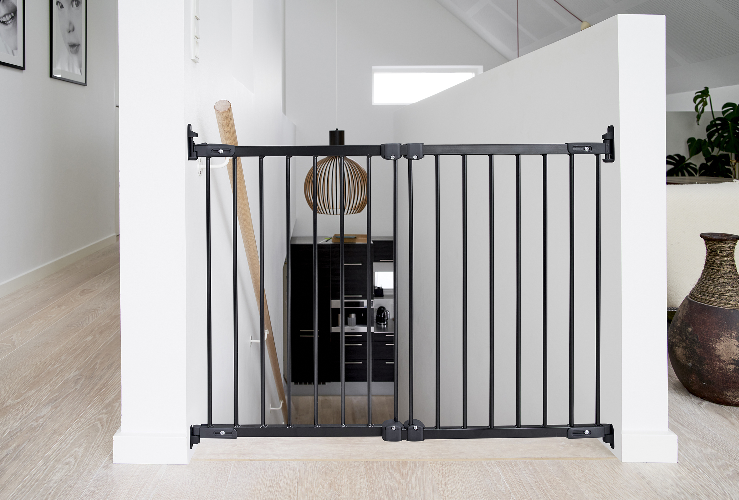 BabyDan FlexiFit Safety Gate Metal, 105.5 cm/41.54, Black